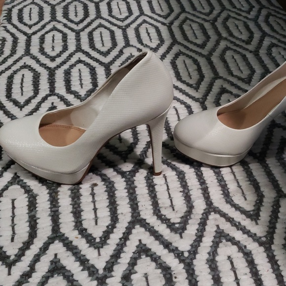 White Gianni Bini - Picture 2 of 5